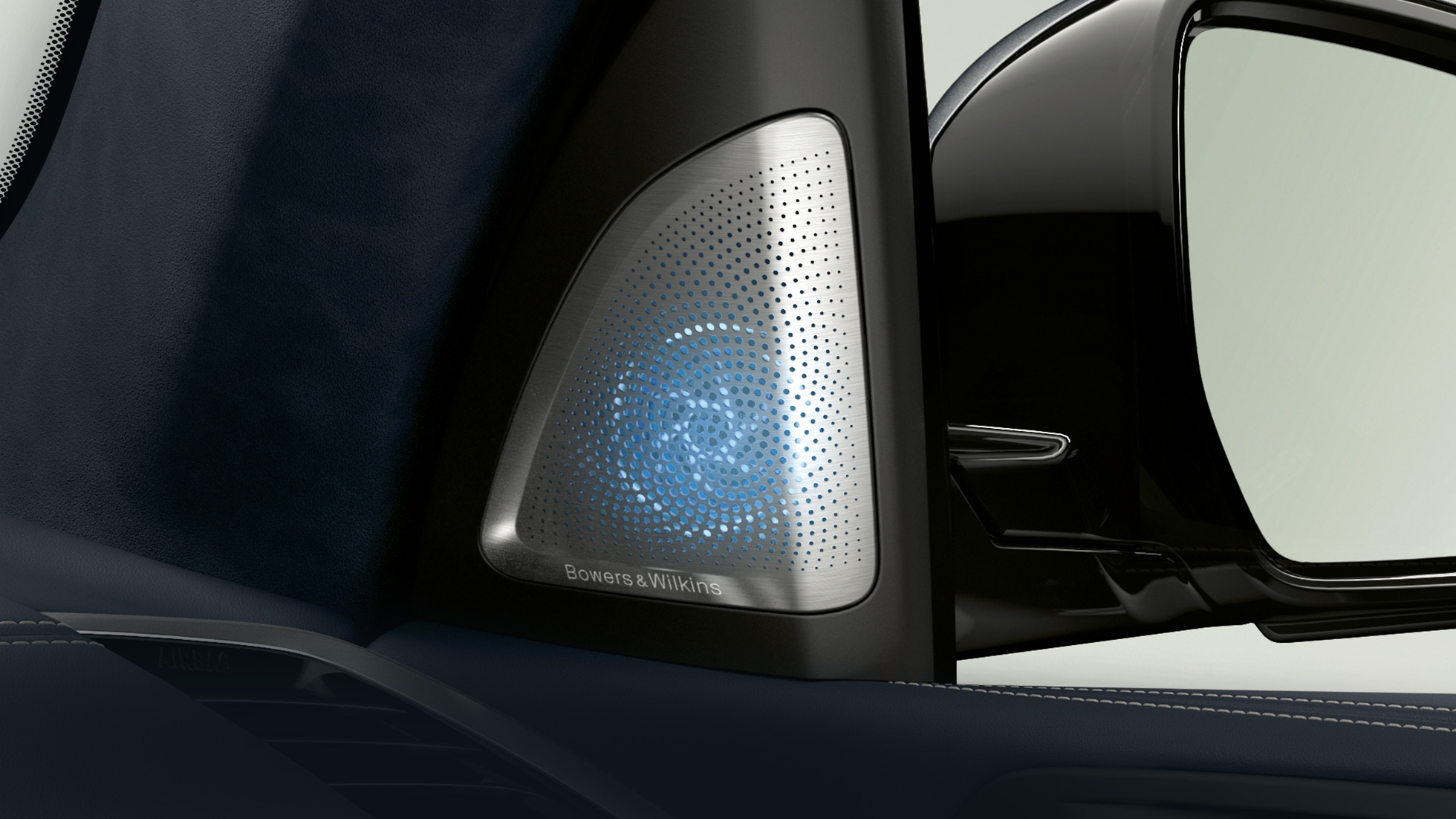 Bowers & Wilkins Diamond Surround Sound System Bowers & Wilkins: Närbild på en Diamond Surround-högtalare