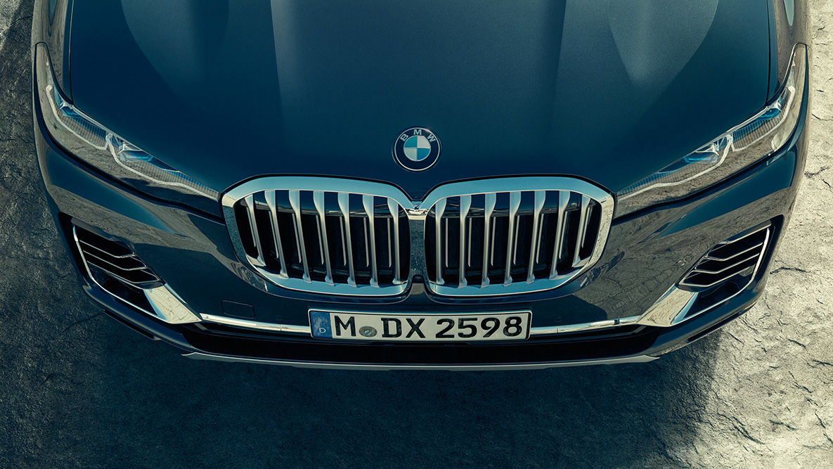BMW-njuren hos BMW X7 BMW-njure: BMW X7, fronten sedd från ovan