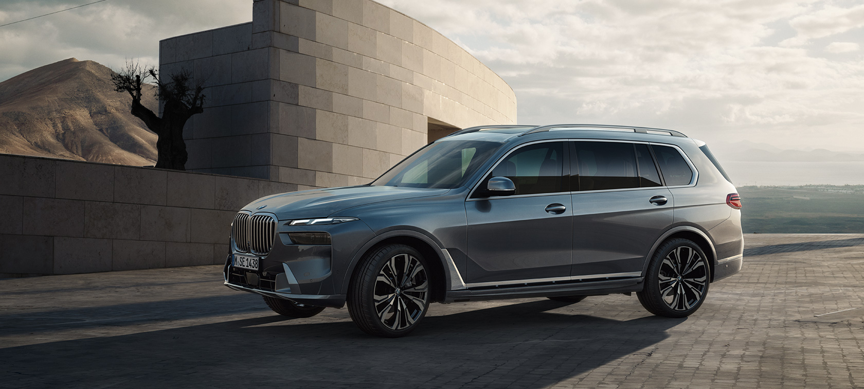 BMW X7 G07 LCI 7/8-sidvy Sparkling Copper Grey metallic Design Pure Excellence video BMW X7 G07 LCI 7/8-sidvy stillastående Sparkling Copper Grey metallic Design Pure Excellence video