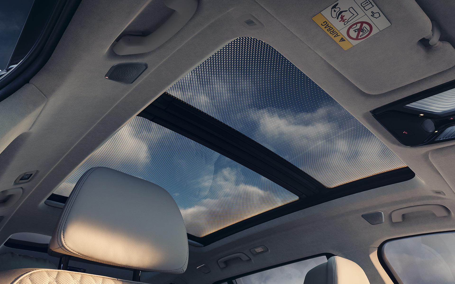 Panoramaglastak Sky Lounge blick från kupén mot taket BMW X7 G07 LCI