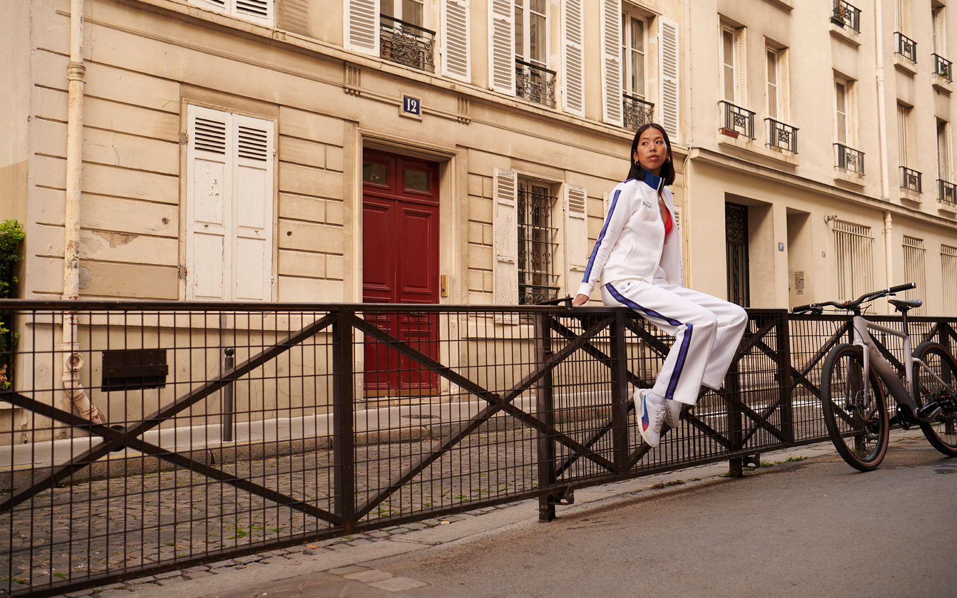 BMW Lifestyle Lookbook BMW E-Bike och BMW M Motorsport Outfit