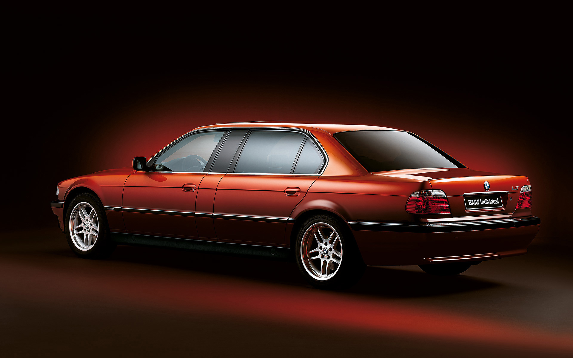 BMW Individual 750iLA L7 Karl Lagerfeld E32 1992, snett bakifrån BMW Individual 750iLA L7 Karl Lagerfeld E32 1992, snett bakifrån