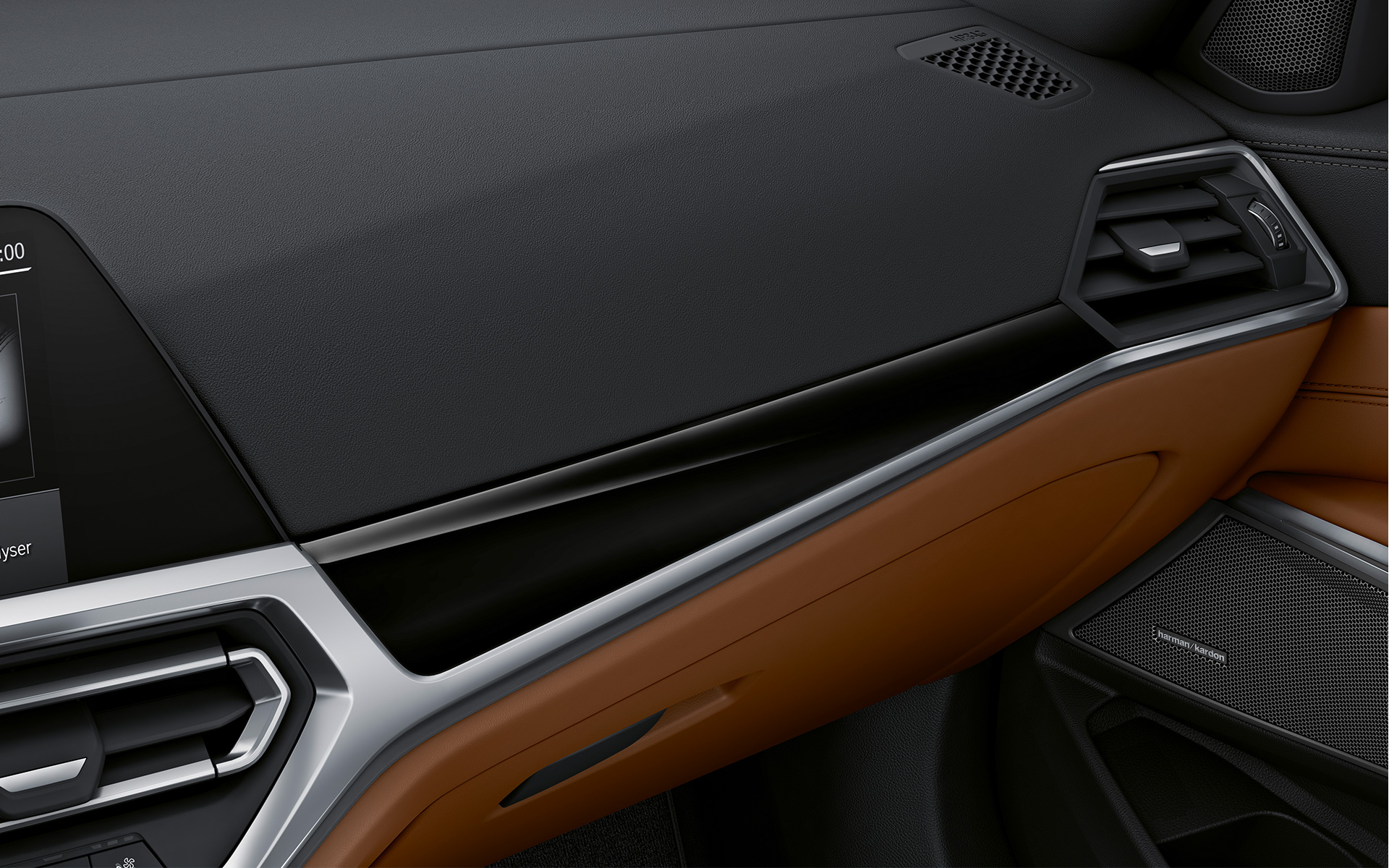 BMW Individual interiörlister Pianolack svart, närbild BMW Individual interiörlister Pianolack svart, närbild