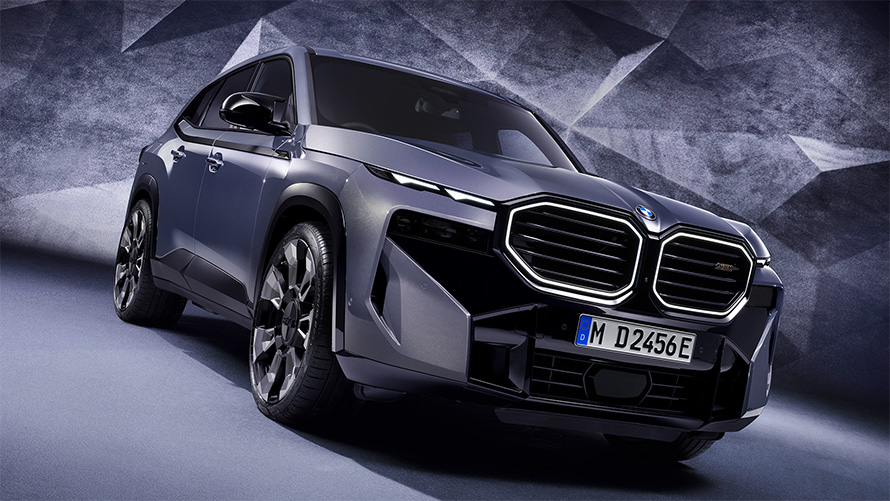 BMW M8 Competition Cabrio F92 2019 BMW Individual Zanzibar II metallic, sektion av fronten ur f&aring;gelperspektiv