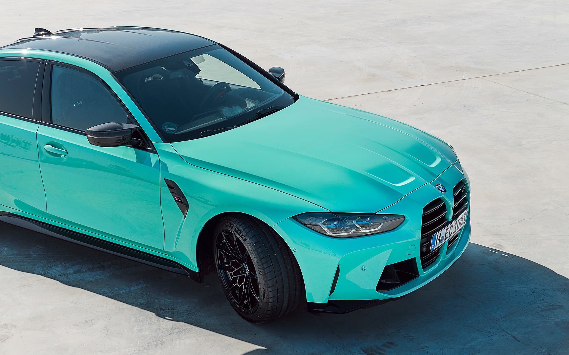 BMW X6 M G06 2019 BMW Individual Frozen Arctic Grey metallic, snett från sidan BMW X6 M G06 2019 BMW Individual Frozen Arctic Grey metallic snett från sidan, sektion, stillastående