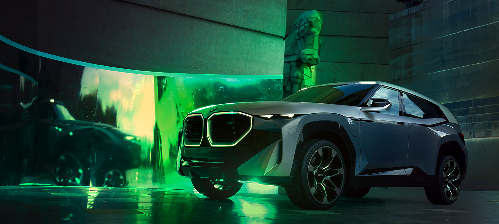 BMW Concept XM (G09) sedd snett framifrån parkerad BMW Concept XM (G09) sedd snett framifrån parkerad