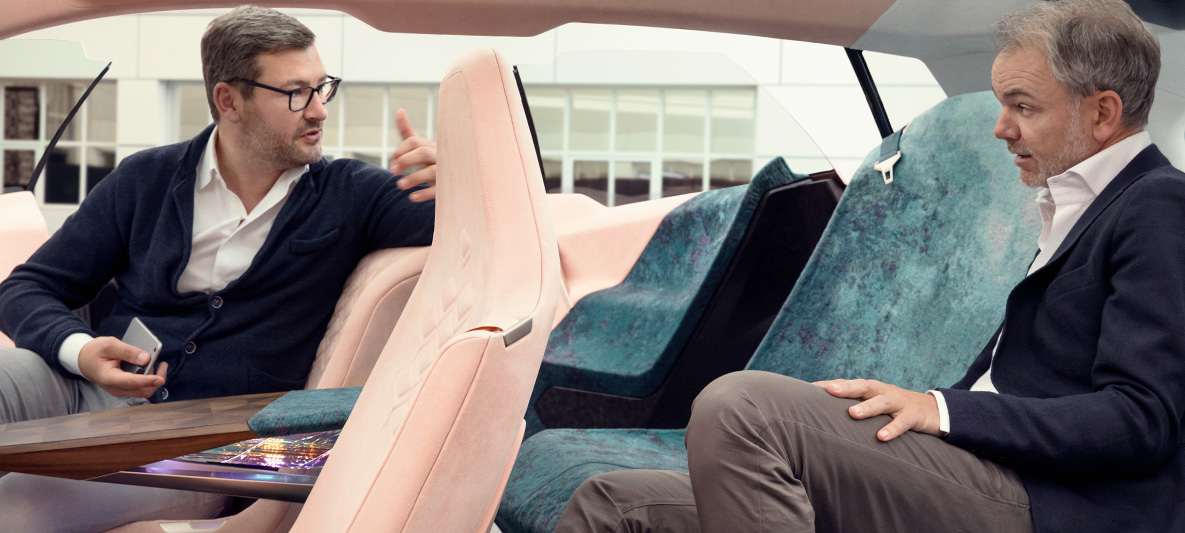 Adrian van Hooydonk i BMW Vision iNEXT BMW-Designer och Adrian van Hooydonk i BMW Vision iNEXT