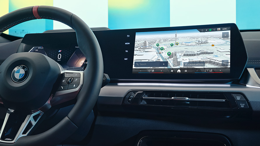BMW Maps på BMW Curved Display BMW Maps på BMW Curved Display vid förarplatsen