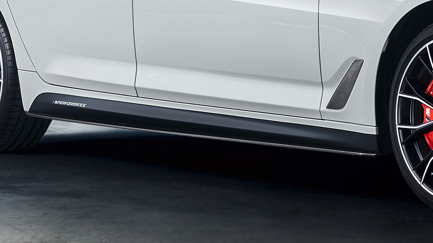M Performance tröskelbreddare i kolfiber. BMW höst- och vintertillbehör M Performance tröskelbreddare kolfiber