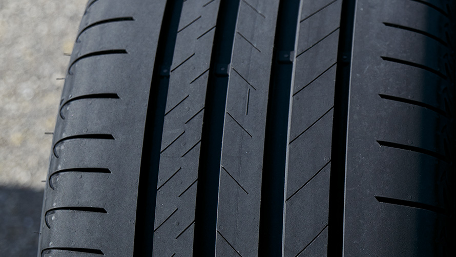 BMW-godkända däck, närbild av däckprofil BMW-godkända däck, närbild av däckprofil