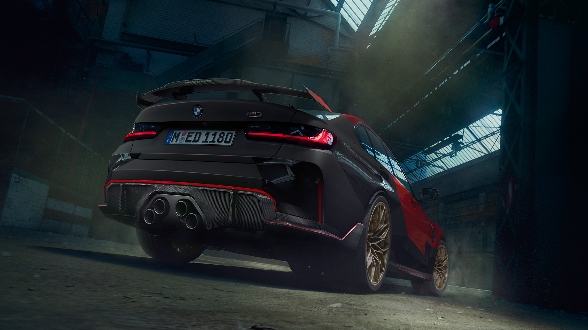 BMW M3 G80 sedd snett bakifrån. BMW M Performance Parts BMW M3 G80 sedd snett bakifrån