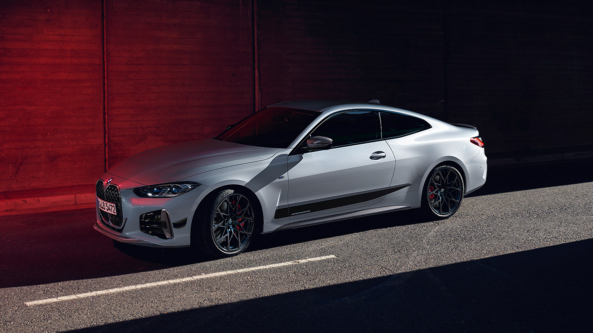 BMW M Performance Parts BMW 4-serie Coupé G22 BMW M Performance Parts BMW 4-serie Coupé G22 sedd snett framifrån