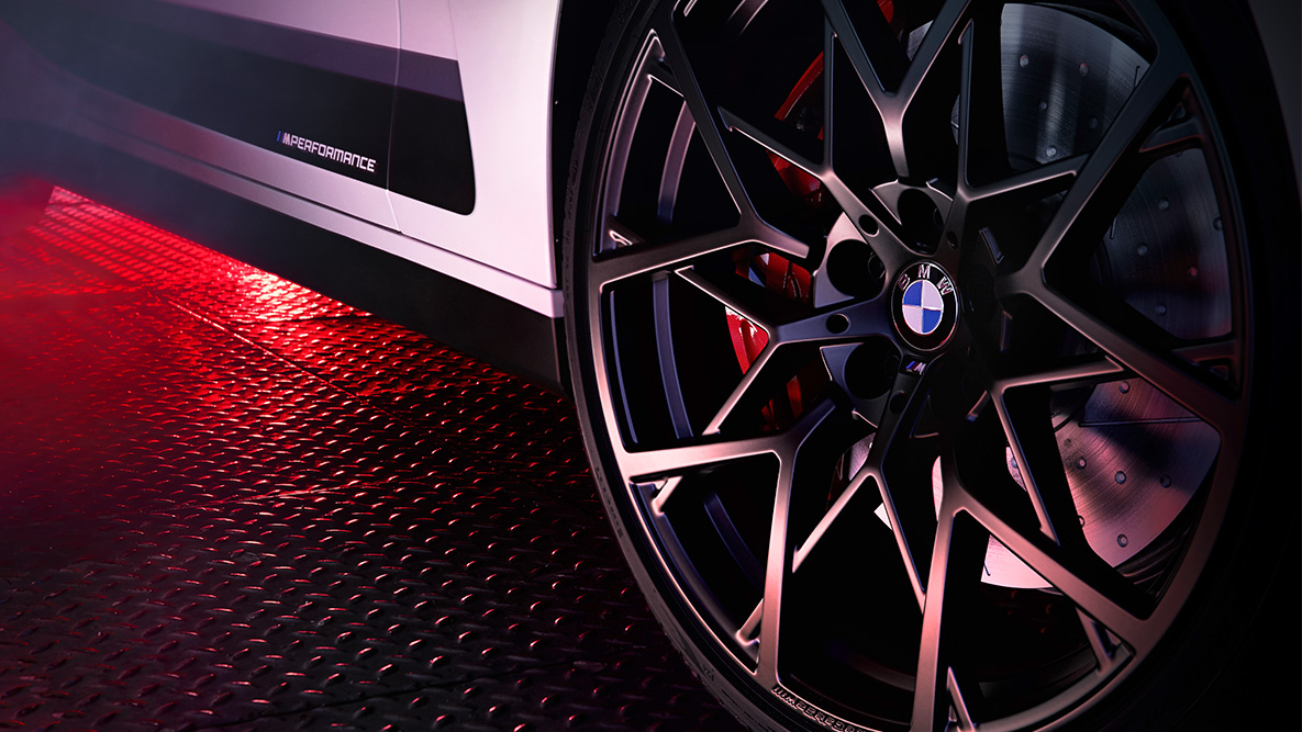 20" M Performance smidd fälg Y-eker795 M svart matt BMW 4-serie Coupé G22 20" M Performance fälgar Y-eker795 M Jet svart matt BMW 4-serie Coupé G22 närbild