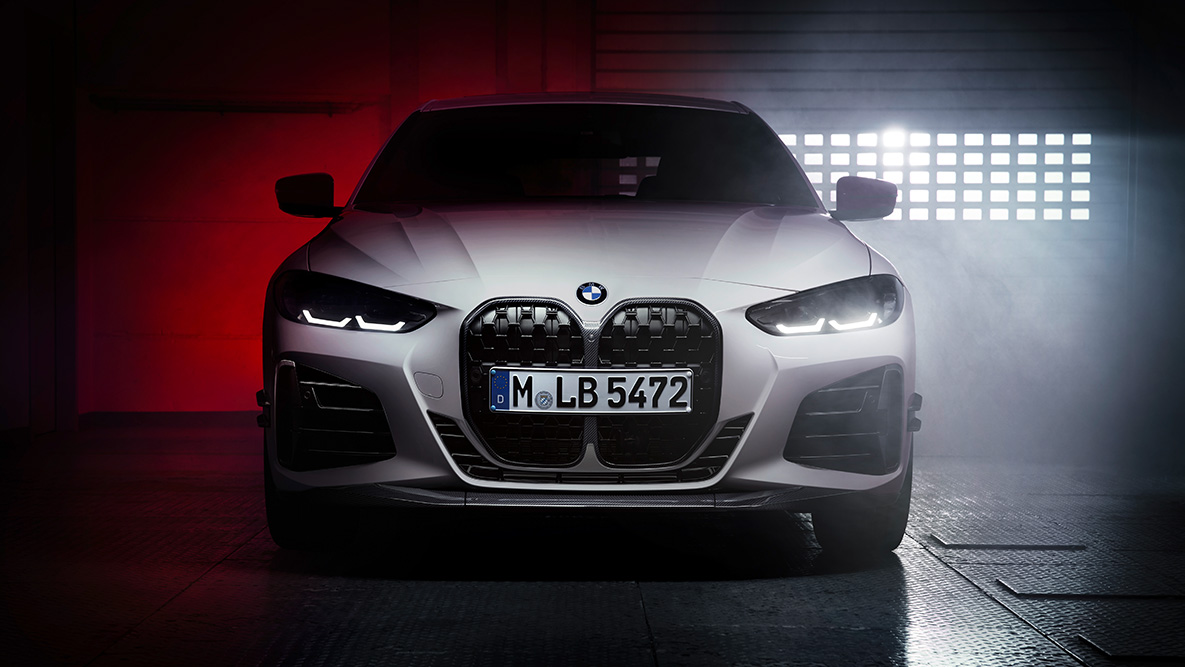 BMW 4-serie Coupé G22 sedd framifrån BMW M Performance Parts BMW 4-serie Coupé G22 sedd framifrån