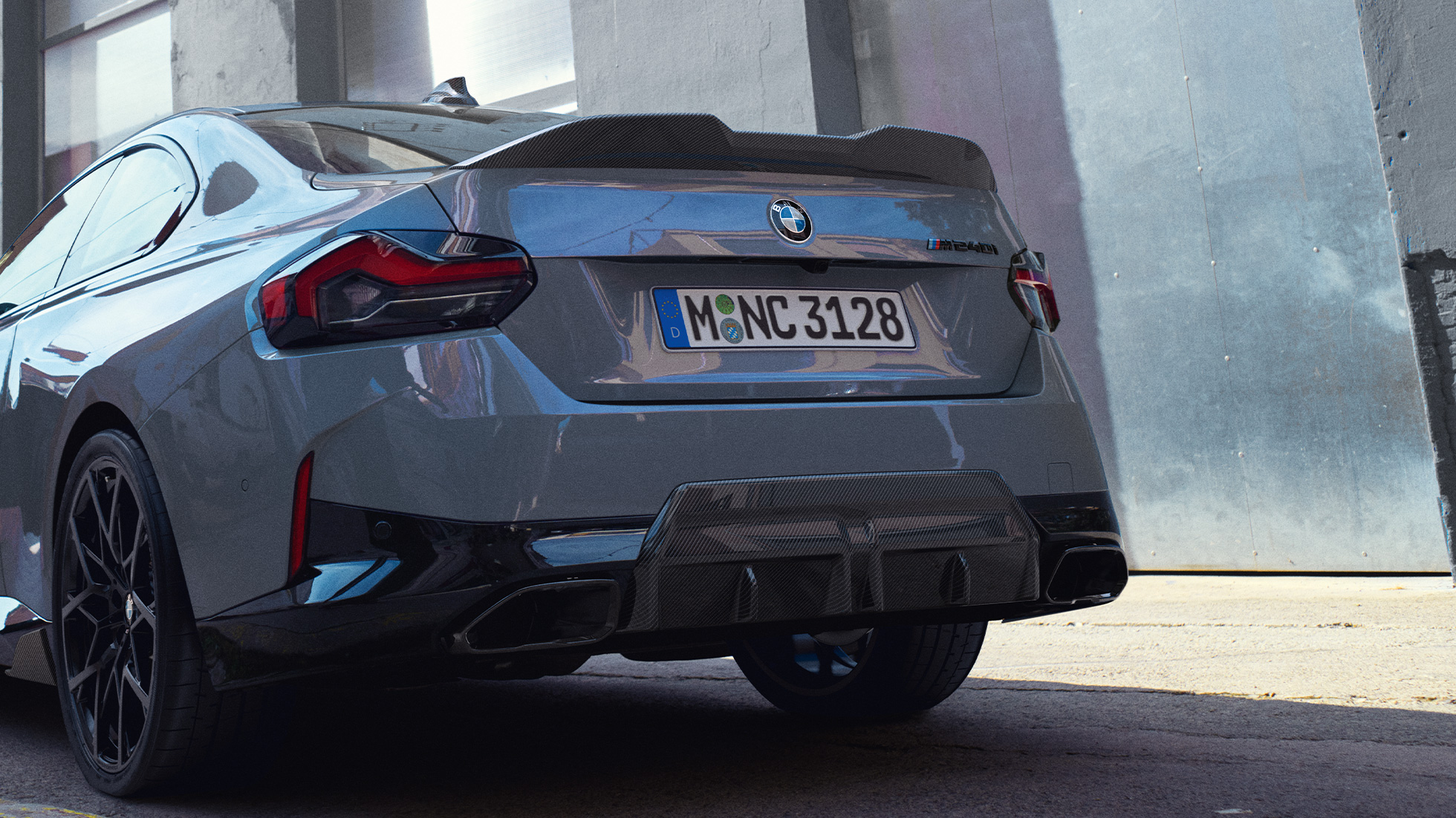 BMW 2-serie Coupé, sedd bakifrån Närbild BMW M Performance Parts BMW 2-serie Coupé G42 sedd bakifrån Närbild