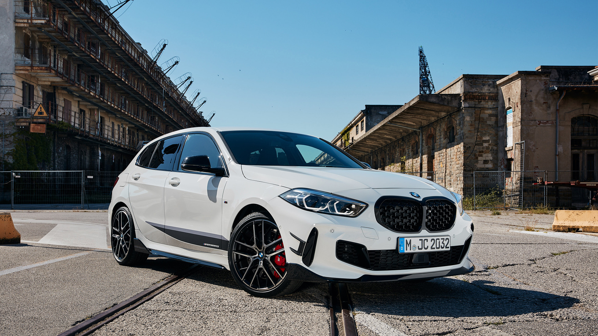 BMW M135i xDrive M Performance Design 02 BMW 1-serie M135i xDrive M Performance Parts Design 02