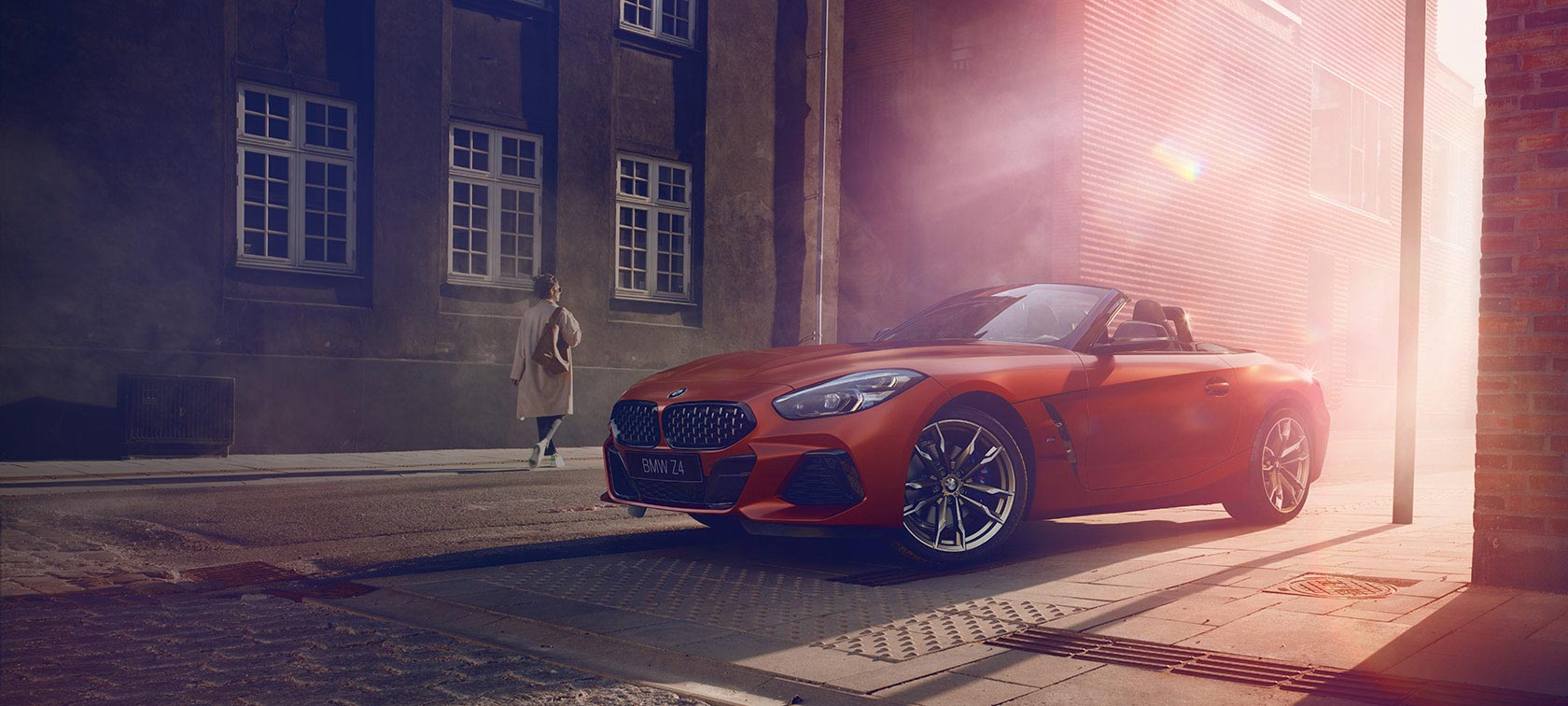 BMW Z4 Roadster i rörelse BMW Z4 Roadster på väg uppför ett berg