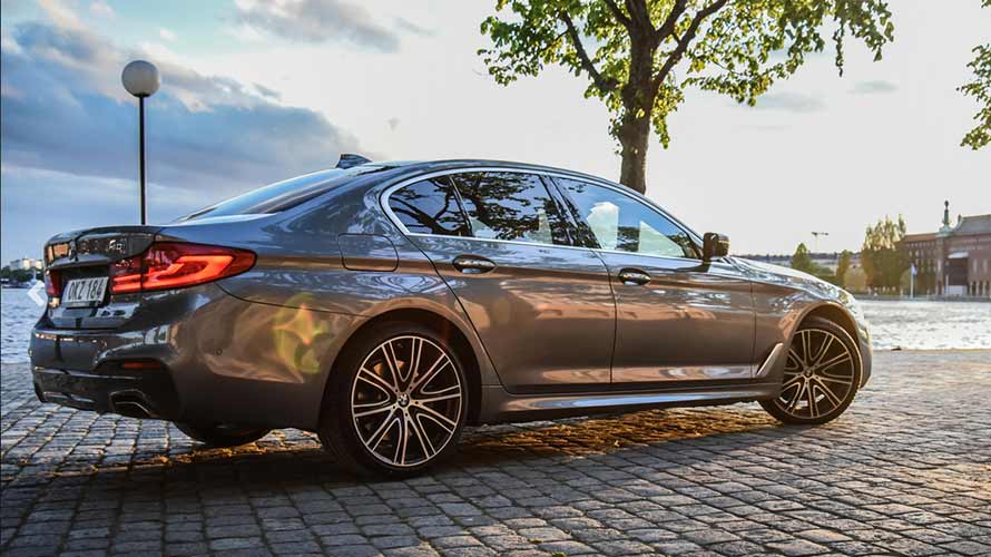 BMW 530i Sedan Connected Edition. BMW 530i Sedan Connected Edition.
