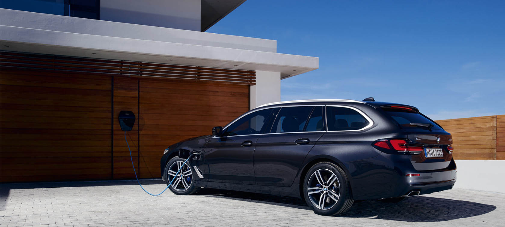 BMW 5-serie Touring G31 BMW 5-serie Touring G31 Facelift 2020 Sofistogrå sedd från sidan