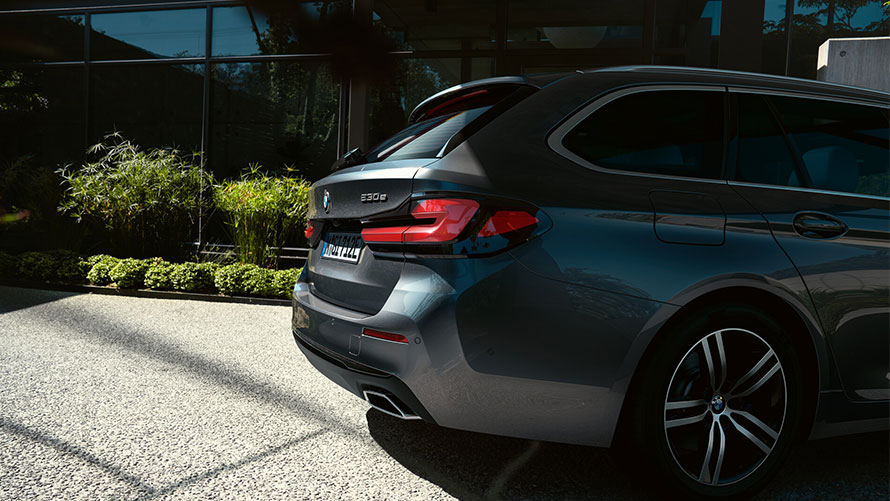 BMW 520i Touring Connected Edition. BMW 520i Touring Connected Edition.
