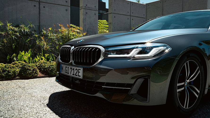 BMW 530i Touring Connected Edition. BMW 530i Touring Connected Edition.