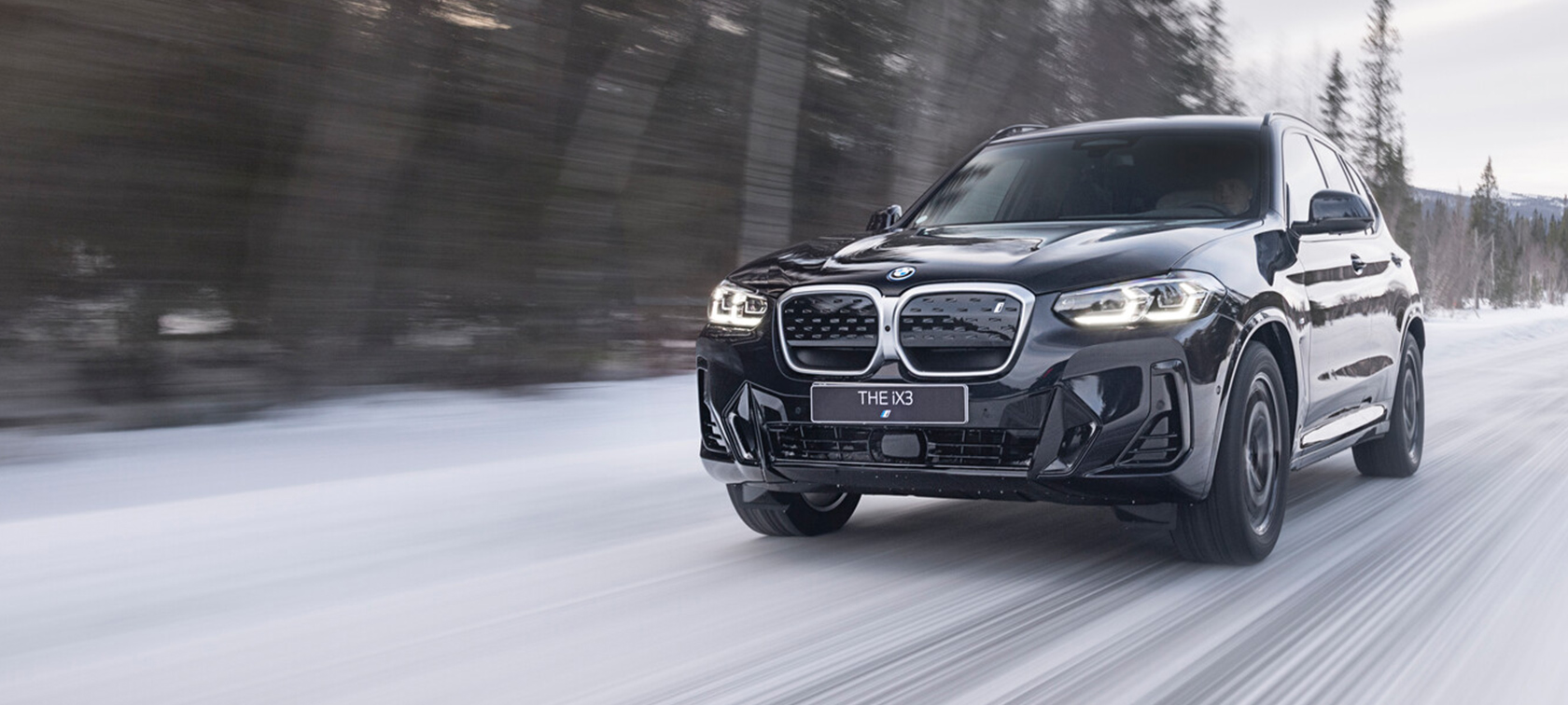 BMW iX3 G08 2021 M Karbonsvart sedd fr&aring;n sidan