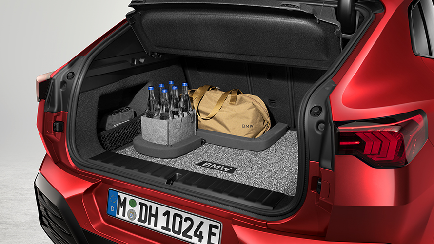 BMW Bagageutrymmesmatta, vändbar, med fästpunkter för bagage.