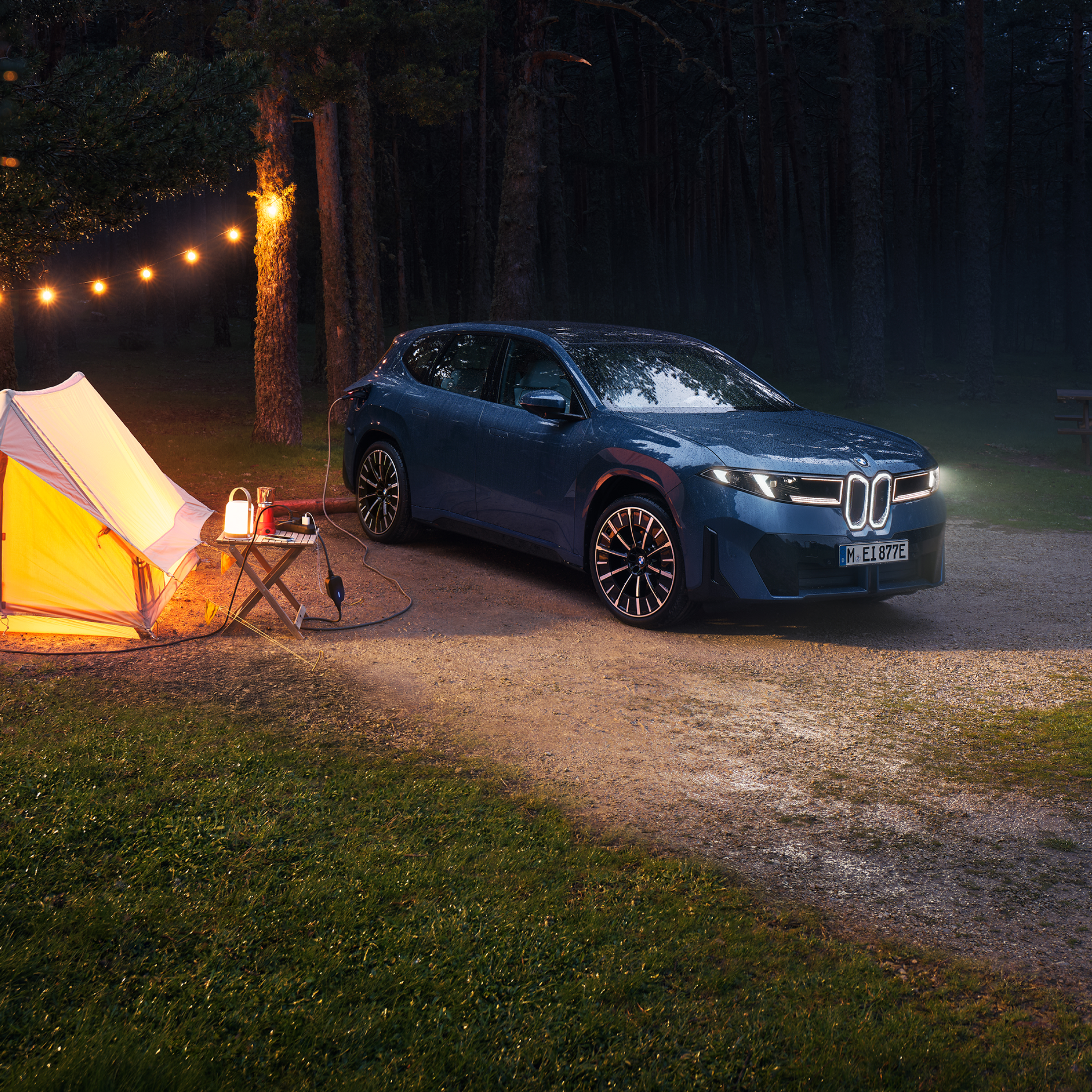 En BMW iX3 används för att driva elektrisk campingutrustning