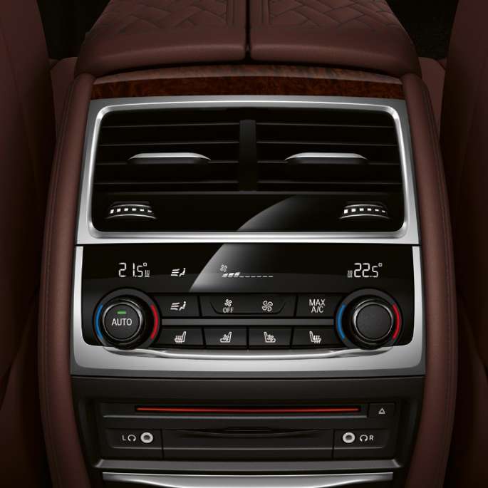 BMW 7-serie sedan M Sportpaket, klimatregleringssystem BMW 7-serie sedan M Sportpaket: Närbild av klimatregleringssystemet