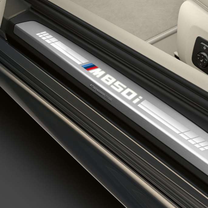 BMW M850i xDrive, Dravit Grey metallic, instegslist.