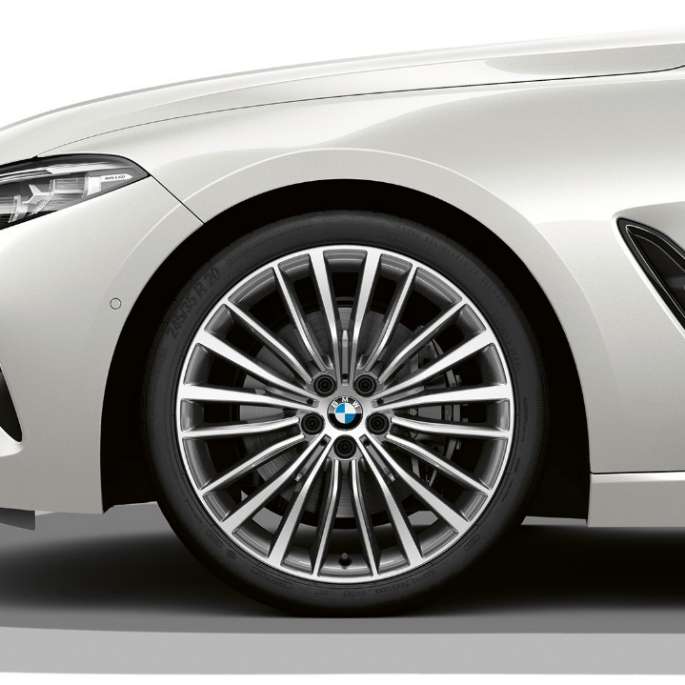 BMW 8-serie Coupé, 19'' lättmetallfälgar Multieker 731 Bicolor.
