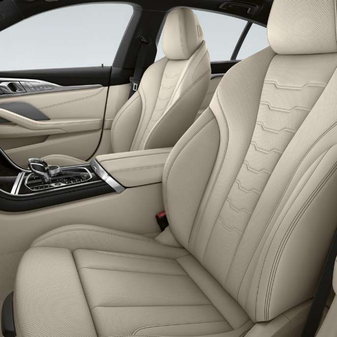 BMW 8-serie Gran Coupé, basmodell interiörutrustning