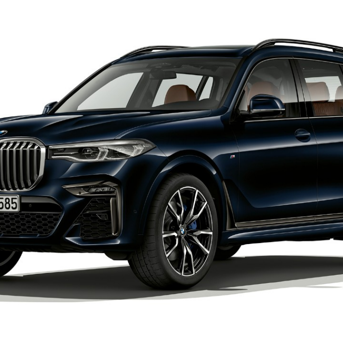 BMW X7 M Sport, förarplats Närbild framifrån av förarplatsen i BMW X7 i utförandet M Sport