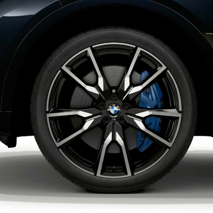 BMW X7 M Sport, dörrsida Närbild på dörrsidan hos BMW X7 i utförandet M Sport