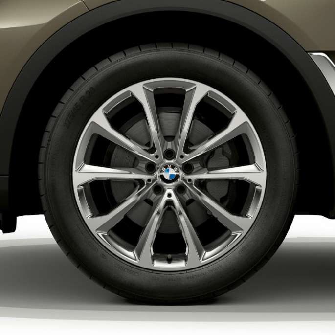 BMW X7, basutförande, dörrsida Närbild av dörrsidan i BMW X7 i basutförandet